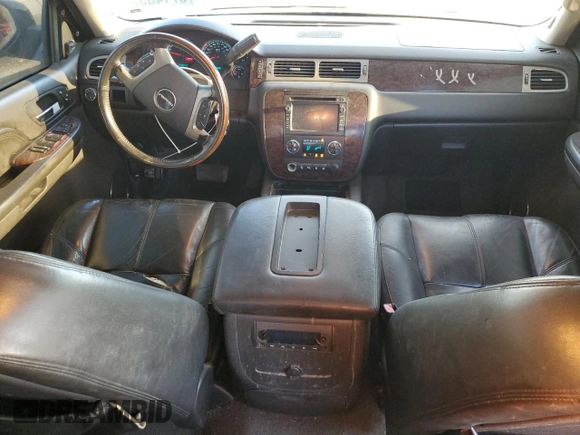 2008 GMC Sierra Denali z VIN 2GTEK638X81268607, wystawiony jako Copart lot #67148574 z przebiegiem 164 727 mil mil oraz Szkody całkowita. Historia ofert i sprzedaży dostępna na DreamBid. Obrazek 8.