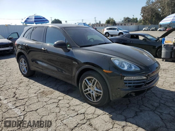 2012 Porsche Cayenne S Hybrid z VIN WP1AE2A21CLA92318, wystawiony jako Copart lot #55595055 z przebiegiem 82 184 mil mil oraz Szkody całkowita. Historia ofert i sprzedaży dostępna na DreamBid. Obrazek 4.
