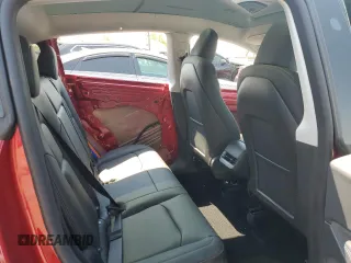 2025 Tesla Model Y Long Range z VIN 7SAYGDEE4SF260712, wystawiony jako Copart lot #54208975 z przebiegiem 1054 mil mil oraz Szkoda całkowita • Salvage title. Historia ofert i sprzedaży dostępna na DreamBid. Obrazek 11.