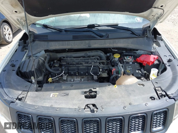 2019 Jeep Compass Latitude z VIN 3C4NJDBB1KT629829, wystawiony jako IAAI lot #42244638 z przebiegiem 111 566 mil mil oraz . Historia ofert i sprzedaży dostępna na DreamBid. Obrazek 10.