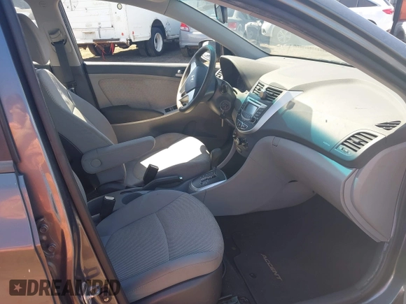 2012 Hyundai Accent GLS z VIN KMHCT4AE9CU116540, wystawiony jako IAAI lot #41594152 z przebiegiem 61 608 mil mil oraz . Historia ofert i sprzedaży dostępna na DreamBid. Obrazek 5.