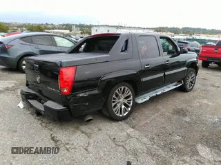 2005 Cadillac Escalade EXT z VIN 3GYEK62N65G162191, wystawiony jako IAAI lot #40421755 z przebiegiem 119 628 mil mil oraz . Historia ofert i sprzedaży dostępna na DreamBid. Obrazek 4.