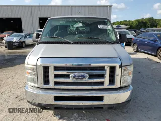 2014 Ford Econoline Passenger XL z VIN 1FBNE3BL8EDA04396, wystawiony jako Copart lot #54657025 z przebiegiem 84 772 mil mil oraz Szkody całkowita. Historia ofert i sprzedaży dostępna na DreamBid. Obrazek 5.