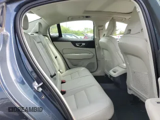 2020 Volvo S60 Momentum with VIN 7JR102FK7LG049735, listed as a Copart auction lot 52903384 with 22,235 mi miles. Bid and sale history available at carsss.com. Image 10.