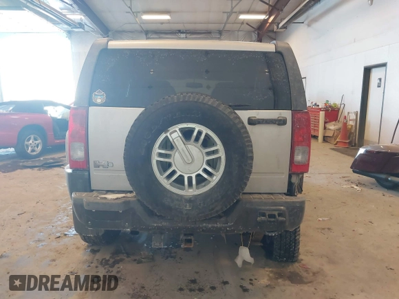 2008 Hummer H3 SUV with VIN 5GTEN13E488177368, listed as a IAAI auction lot 41424036 with 89,278 mi miles. Bid and sale history available at carsss.com. Image 16.