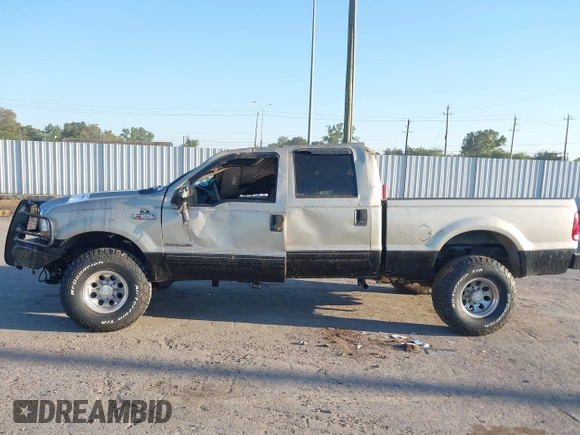 2001 Ford Super Duty F-250 XL with VIN 1FTNW21F61EC35820, listed as a IAAI auction lot 40466765 with 98,316 mi miles. Bid and sale history available at carsss.com. Image 14.