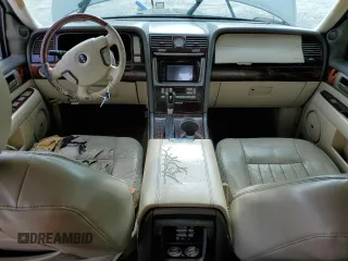 2004 Lincoln Navigator Luxury with VIN 5LMFU27R94LJ42598, listed as a Copart auction lot 71537774 with 0 mi miles and Salvage Title. Bid and sale history available at carsss.com. Image 8.