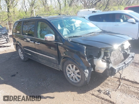 2012 Chrysler Town & Country Touring L with VIN 2C4RC1CG4CR163287, listed as a IAAI auction lot 41924835 with 211,461 mi miles and . Bid and sale history available at carsss.com. Image 1.