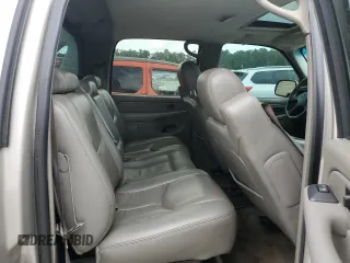 2005 Chevrolet Avalanche LT with VIN 3GNEC12Z05G182310, listed as a Copart auction lot 57424735 with 284,130 mi miles and Salvage title. Bid and sale history available at DreamBid. Image 11.