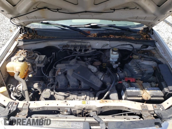 2008 Ford Escape XLT with VIN 1FMCU93138KC15216, listed as a Copart auction lot 61756845 with 192,999 mi miles and Clean title. Bid and sale history available at DreamBid. Image 12.
