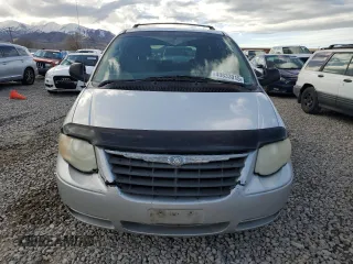 2006 Chrysler Town & Country LWB LX with VIN 2A4GP44R76R793445, listed as a Copart auction lot 43833015 with 248,240 mi miles and Salvage Title. Bid and sale history available at carsss.com. Image 5.