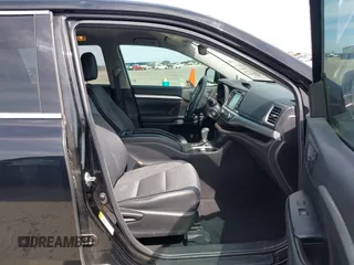 2018 Toyota Highlander LE z VIN 5TDZZRFH2JS276211, wystawiony jako IAAI lot #41799446 z przebiegiem 121 635 mil mil oraz . Historia ofert i sprzedaży dostępna na DreamBid. Obrazek 5.