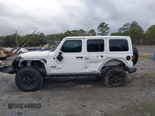 2021 Jeep Wrangler Unlimited Willys with VIN 1C4HJXDN0MW685716, listed as a IAAI auction lot 40837088 with 35,881 mi miles and . Bid and sale history available at DreamBid. Image 14.