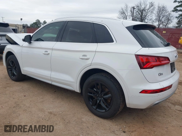 2020 Audi Q5 Premium with VIN WA1ANAFY0L2071405, listed as a IAAI auction lot 41672065 with 42,105 mi miles. Bid and sale history available at carsss.com. Image 3.