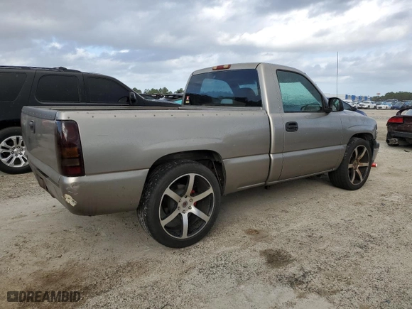 2000 Chevrolet Silverado 1500 with VIN 1GCEC14VXYZ225834, listed as a Copart auction lot 80225944 with 133,381 mi miles and Salvage Title. Bid and sale history available at carsss.com. Image 3.