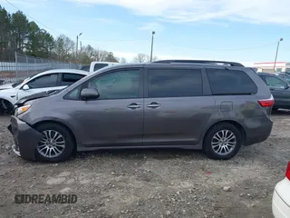 2020 Toyota Sienna XLE Auto Access Seat with VIN 5TDYZ3DCXLS074767, listed as a IAAI auction lot 41584795 with 73,568 mi miles. Bid and sale history available at carsss.com. Image 14.