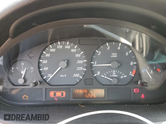 2004 BMW 3 Series 325Ci z VIN WBABW33404PG98369, wystawiony jako Copart lot #63899115 z przebiegiem 134 828 mil mil oraz Czysty tytuł • Clean title. Historia ofert i sprzedaży dostępna na DreamBid. Obrazek 9.