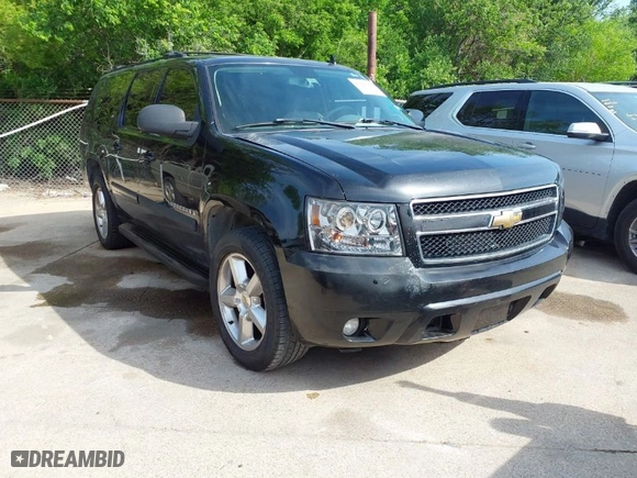 2007 Chevrolet Suburban LTZ with VIN 3GNFC160X7G112218, listed as a IAAI auction lot 42025105 with 316,645 mi miles. Bid and sale history available at carsss.com. Image 1.