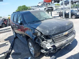 2009 Chevrolet Tahoe LTZ z VIN 1GNFK33009R236486, wystawiony jako IAAI lot #40450586 z przebiegiem 206 277 mil mil oraz . Historia ofert i sprzedaży dostępna na DreamBid. Obrazek 1.