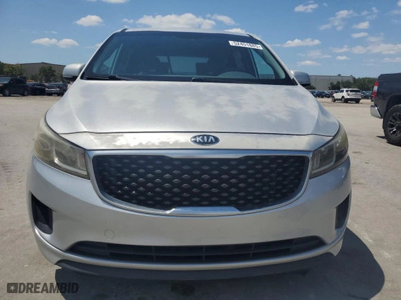 2016 Kia Sedona LX with VIN KNDMB5C10G6095244, listed as a Copart auction lot 52451885 with 179,081 mi miles and Clean Title. Bid and sale history available at carsss.com. Image 5.