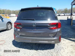 2025 Honda Odyssey Touring z VIN 5FNRL6H84SB028769, wystawiony jako IAAI lot #41856080 z przebiegiem Nie podano mil oraz . Historia ofert i sprzedaży dostępna na DreamBid. Obrazek 15.