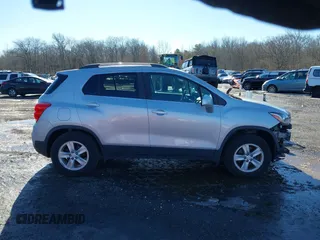 2017 Chevrolet Trax LT with VIN 3GNCJPSB6HL290168, listed as a IAAI auction lot 41586515 with 77,749 mi miles. Bid and sale history available at carsss.com. Image 13.