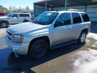 2008 Chevrolet TrailBlazer LT w/1LT with VIN 1GNDS13S982258135, listed as a IAAI auction lot 41579981 with 206,245 mi miles. Bid and sale history available at carsss.com. Image 2.