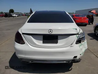 2015 Mercedes-Benz C 300 z VIN 55SWF4JB7FU066375, wystawiony jako Copart lot #56979305 z przebiegiem 107 032 mil mil oraz Szkoda całkowita • Salvage title. Historia ofert i sprzedaży dostępna na DreamBid. Obrazek 6.