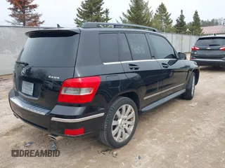 2010 Mercedes-Benz GLK GLK 350 with VIN WDCGG8HB1AF402262, listed as a IAAI auction lot 41924053 with 118,745 mi miles. Bid and sale history available at carsss.com. Image 4.