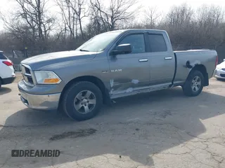 2010 Dodge 1500 SLT z VIN 1D7RV1GT3AS192606, wystawiony jako IAAI lot #41791083 z przebiegiem 284 816 mil mil oraz . Historia ofert i sprzedaży dostępna na DreamBid. Obrazek 22.
