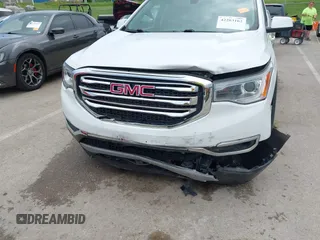 2017 GMC Acadia SLT z VIN 1GKKNMLS3HZ190239, wystawiony jako IAAI lot #42283162 z przebiegiem 170 117 mil mil oraz . Historia ofert i sprzedaży dostępna na DreamBid. Obrazek 6.