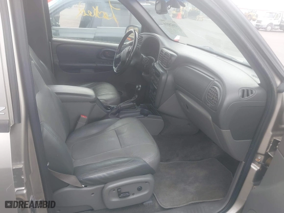 2002 Chevrolet TrailBlazer LS with VIN 1GNDT13S122437225, listed as a IAAI auction lot 41828010 with 1 mi miles. Bid and sale history available at carsss.com. Image 5.
