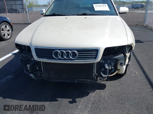 1998 Audi A4 с VIN WAUDD28D0WA185367, выставлен на аукционе IAAI как лот 41907424 с пробегом Не указан миль и . История ставок и продаж доступна на DreamBid. Изображение 6.