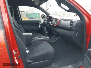 2018 Toyota Tacoma SR with VIN 3TMCZ5AN4JM161623, listed as a IAAI auction lot 41677439 with 75,549 mi miles. Bid and sale history available at carsss.com. Image 5.