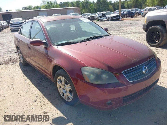 2005 Nissan Altima 2.5 S with VIN 1N4AL11D65N450982, listed as a IAAI auction lot 42018398 with 302,494 mi miles. Bid and sale history available at carsss.com. Image 1.