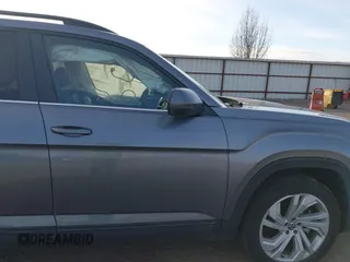 2022 Volkswagen Atlas SE z VIN 1V2HR2CA4NC523017, wystawiony jako IAAI lot #41754371 z przebiegiem 23 745 mil mil oraz . Historia ofert i sprzedaży dostępna na DreamBid. Obrazek 13.