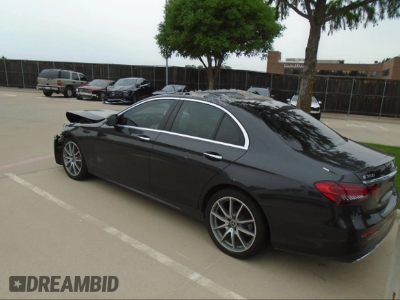 2022 Mercedes-Benz E 350 with VIN W1KZF8DB9NB097118, listed as a IAAI auction lot 42551140 with Not provided miles and . Bid and sale history available at DreamBid. Image 3.