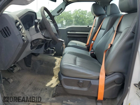 2015 Ford F-250 XLT z VIN 1FTBF2B6XFEA89933, wystawiony jako Copart lot #60073375 z przebiegiem 12 960 mil mil oraz Czysty tytuł • Clean title. Historia ofert i sprzedaży dostępna na DreamBid. Obrazek 7.