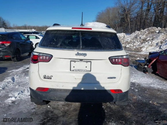 2020 Jeep Compass Latitude with VIN 3C4NJDBB9LT112280, listed as a IAAI auction lot 41618866 with NaN miles. Bid and sale history available at carsss.com. Image 16.