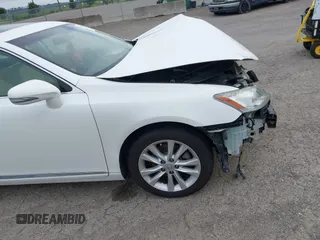 2011 Lexus ES 330 z VIN JTHBK1EG1B2440216, wystawiony jako IAAI lot #42685415 z przebiegiem 133 902 mil mil oraz . Historia ofert i sprzedaży dostępna na DreamBid. Obrazek 18.