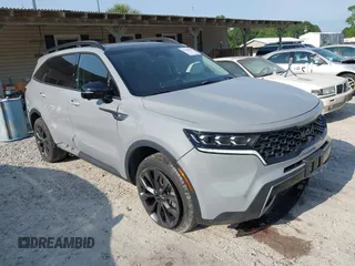 2022 Kia Sorento SX z VIN 5XYRKDLF8NG107713, wystawiony jako IAAI lot #42286802 z przebiegiem 53 718 mil mil oraz . Historia ofert i sprzedaży dostępna na DreamBid. Obrazek 1.