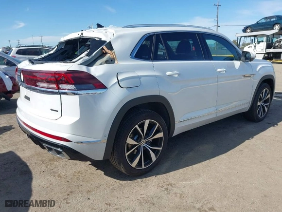 2024 Volkswagen Atlas Cross Sport 2.0T SEL Premium R-Line with VIN 1V2FE2CA0RC219868, listed as a IAAI auction lot 41477368 with 5,513 mi miles. Bid and sale history available at carsss.com. Image 4.