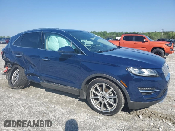 2019 Lincoln MKC Reserve with VIN 5LMCJ3C91KUL48660, listed as a Copart auction lot 52329455 with 67,163 mi miles and Salvage title. Bid and sale history available at DreamBid. Image 4.