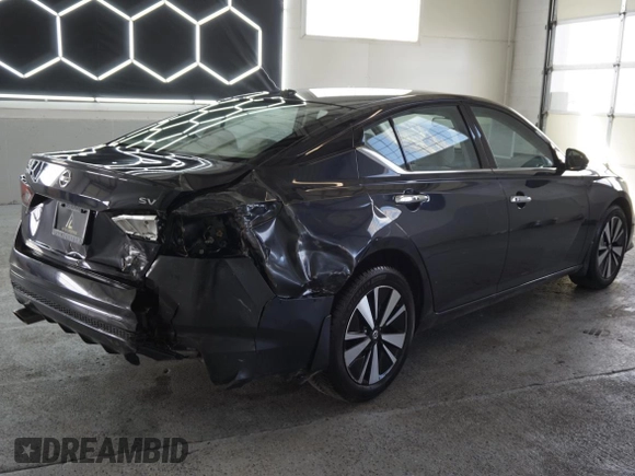 2020 Nissan Altima SV z VIN 1N4BL4DW2LC177972, wystawiony jako Copart lot #58265015 z przebiegiem 57 008 mil mil oraz Szkoda całkowita • Salvage title. Historia ofert i sprzedaży dostępna na DreamBid. Obrazek 3.