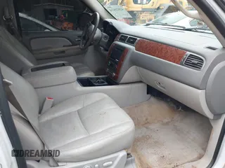 2007 Chevrolet Tahoe LT z VIN 1GNFC13J37R113756, wystawiony jako IAAI lot #42021634 z przebiegiem 247 631 mil mil oraz . Historia ofert i sprzedaży dostępna na DreamBid. Obrazek 5.
