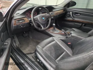 2009 BMW 3 Series 335i z VIN WBAWB73519P046670, wystawiony jako Copart lot #59224195 z przebiegiem 117 595 mil mil oraz Szkoda całkowita • Salvage title. Historia ofert i sprzedaży dostępna na DreamBid. Obrazek 8.