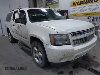 2009 Chevrolet Suburban LTZ with VIN 1GNFK36389R179802, listed as a IAAI auction lot 41239731 with 224,138 mi miles. Bid and sale history available at carsss.com. Image 1.
