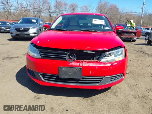 2013 Volkswagen Jetta Sedan SE with VIN 3VWDP7AJ3DM298802, listed as a IAAI auction lot 41822384 with 134,130 mi miles. Bid and sale history available at carsss.com. Image 6.
