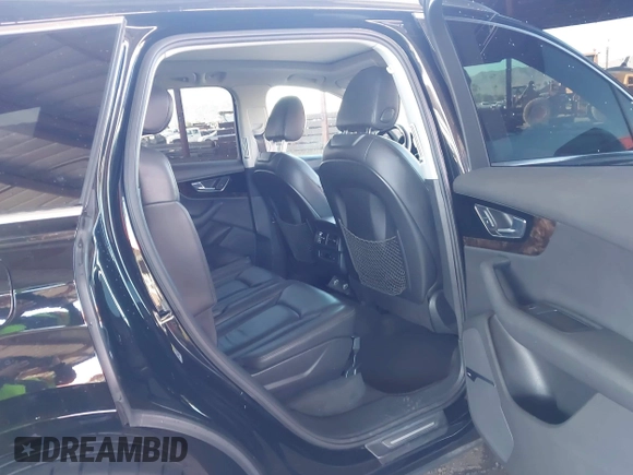 2017 Audi Q7 Premium Plus z VIN WA1LAAF78HD001416, wystawiony jako IAAI lot #42543835 z przebiegiem 110 037 mil mil oraz . Historia ofert i sprzedaży dostępna na DreamBid. Obrazek 8.