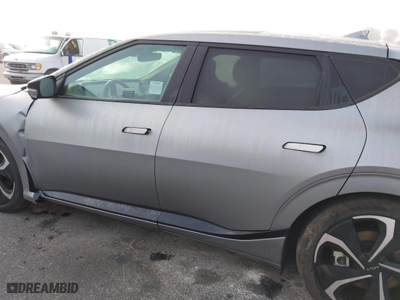 2024 Kia EV6 GT-Line with VIN KNDC4DLCXR5204545, listed as a IAAI auction lot 41598132 with 43,883 mi miles. Bid and sale history available at carsss.com. Image 15.